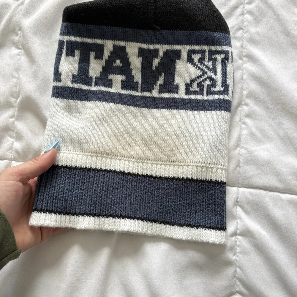 Victoria's Secret‎ Women's Gray Black Striped Beanie Pom Hat One Size Comfort